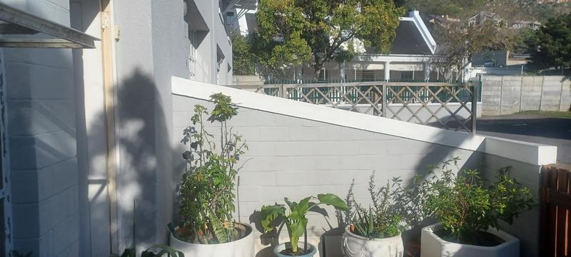 2 Bedroom Property for Sale in Lakeside Western Cape